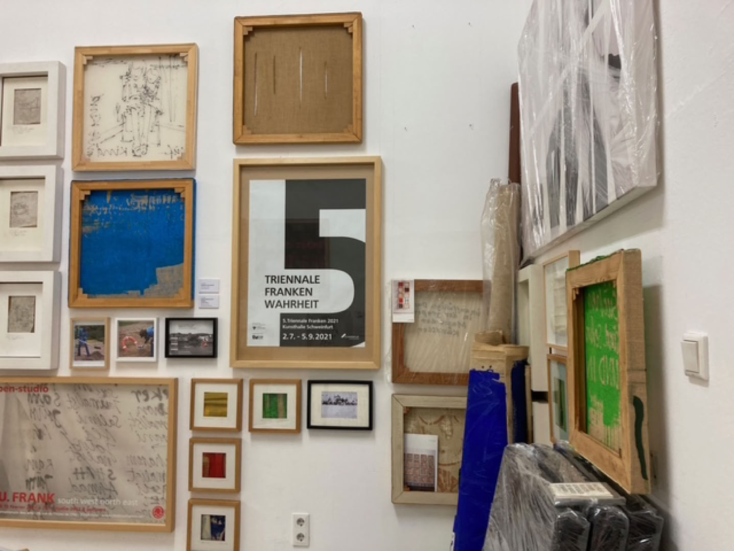 Ausstellung und Verkauf direkt ab Atelier nach Vereinbarung.
